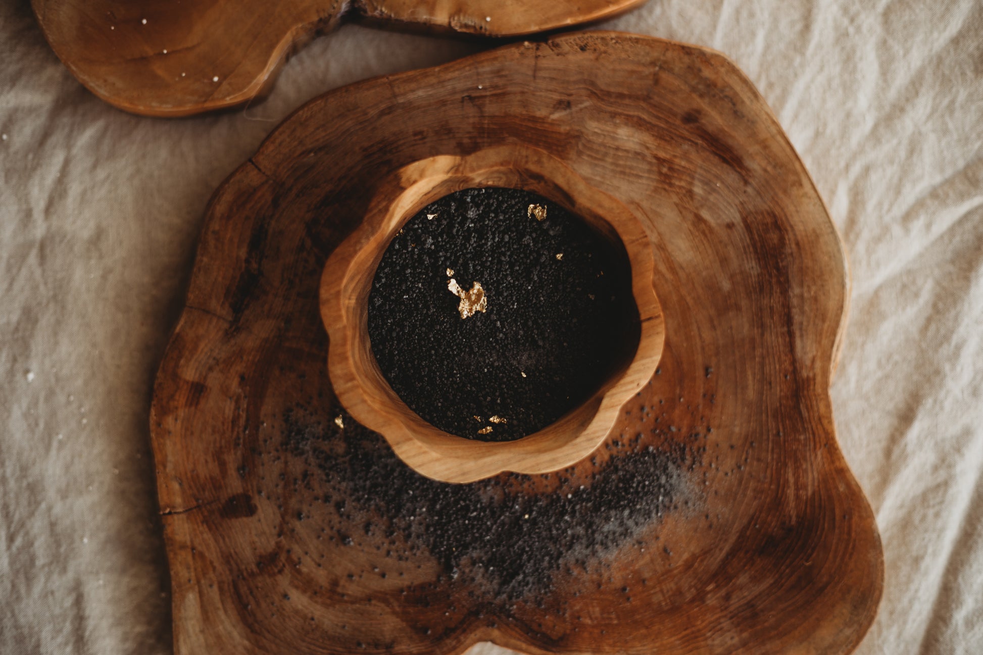 midnight zone black gold foil halloween sensory potion kit fizz 250g the saltwater collective bath bomb fizzy bubble